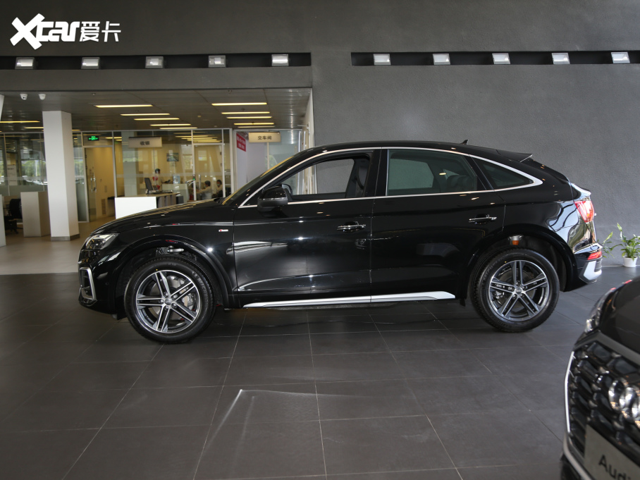 2021WQ5L Sportback 40 TFSI r