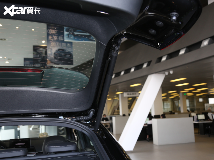 2021WQ5L Sportback 40 TFSI r