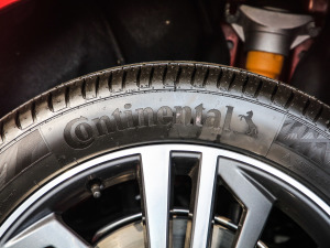 202145 TFSI x ݆̥Ʒ