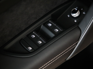 202145 TFSI x {܇ƅ^	