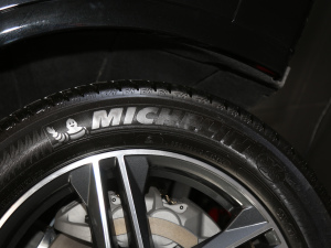 202140 TFSI r(sh) ݆̥Ʒ