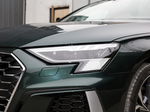 2021A3L Limousine 35 TFSI r\ ^