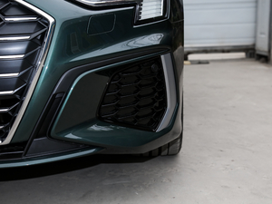 2021A3L Limousine 35 TFSI r\ ^