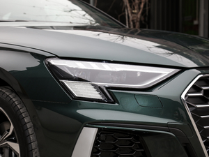 2021A3L Limousine 35 TFSI r\ ^