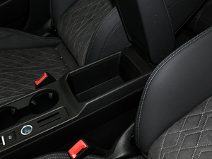 2021A(y)3L Limousine 35 TFSI r(sh)\(yn)(dng) g