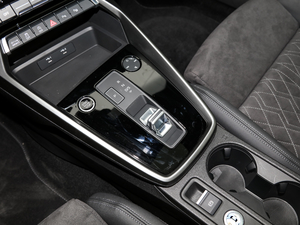 2021A3L Limousine 35 TFSI r\ QU