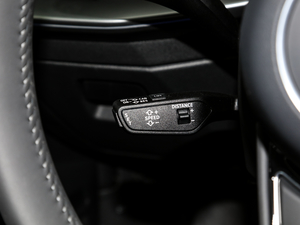 2021A(y)3L Limousine 35 TFSI r\ п؅^(q)