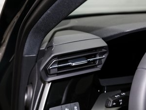 2021A3L Limousine 35 TFSI r\ п؅^