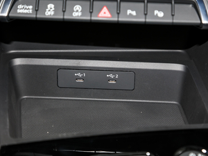 2021A3L Limousine 35 TFSI r\ п؅^