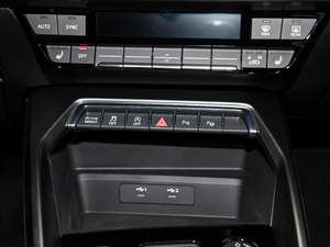 2021A3L Limousine 35 TFSI r\ п؅^