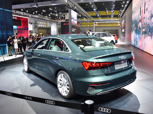 2021A(y)3L Limousine 35 TFSI A w^(gun)