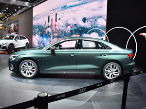 2021A(y)3L Limousine 35 TFSI A w^(gun)