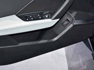 2021A3L Limousine 35 TFSI A g