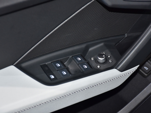 2021A3L Limousine 35 TFSI A g