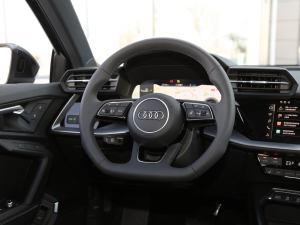 2021A3L Limousine 35 TFSI A\ п؅^