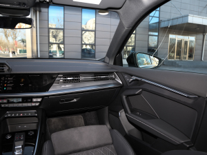 2021A3L Limousine 35 TFSI A\ п؅^