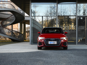 2021A3L Limousine 35 TFSI A\ w^