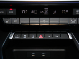 2021A3L Limousine 35 TFSI A\ п؅^