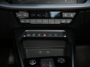 2021A3L Limousine 35 TFSI A\ п؅^