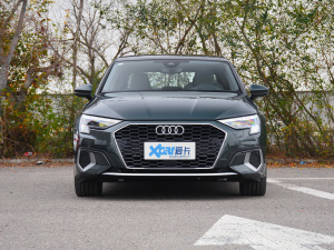 2021A3L Limousine 35 TFSI A ǰ