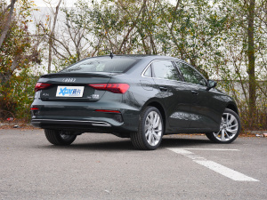 2021A3L Limousine 35 TFSI A w^