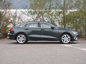 2021A(y)3L Limousine 35 TFSI A w^(gun)