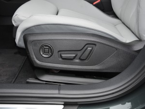 2021A3L Limousine 35 TFSI A {{