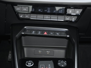 2021A3L Limousine 35 TFSI A п؅^