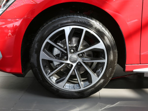 2021A(y)3L Limousine 35 TFSI M(jn)ȡ\(yn)(dng) ݆Ȧ