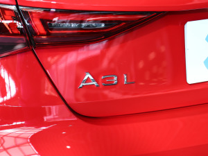 2021A(y)3L Limousine 35 TFSI M(jn)ȡ\(yn)(dng) (x)(ji)^