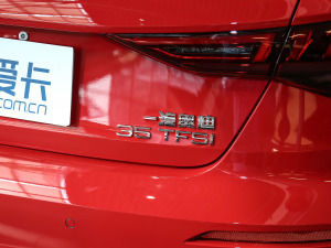 2021A(y)3L Limousine 35 TFSI M(jn)ȡ\(yn)(dng) (x)(ji)^