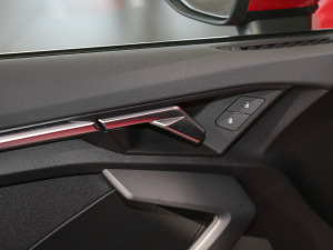 2021A3L Limousine 35 TFSI Mȡ\ g