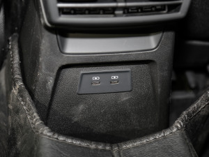 2021A3L Limousine 35 TFSI Mȡ\ g