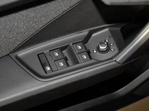 2021A(y)3L Limousine 35 TFSI Mȡ\ {܇ƅ^(q)	