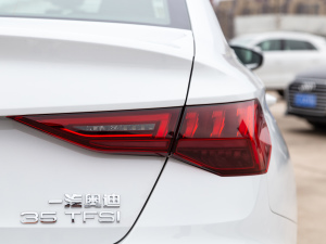 2021A3L Limousine 35 TFSI Mȡ β