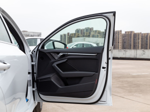 2021A3L Limousine 35 TFSI Mȡ g