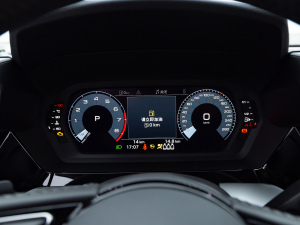 2021A3L Limousine 35 TFSI Mȡ x