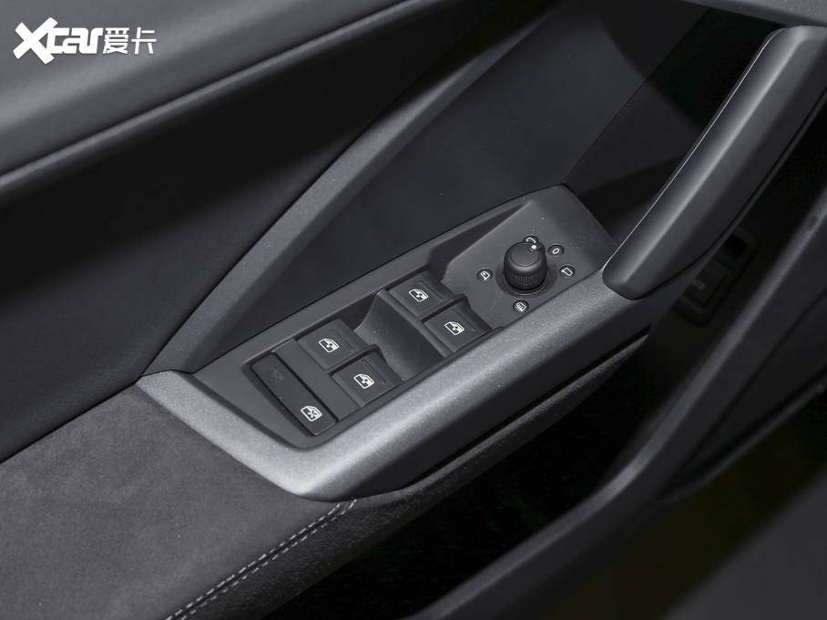 2020WQ3 Sportback 40 TFSI r