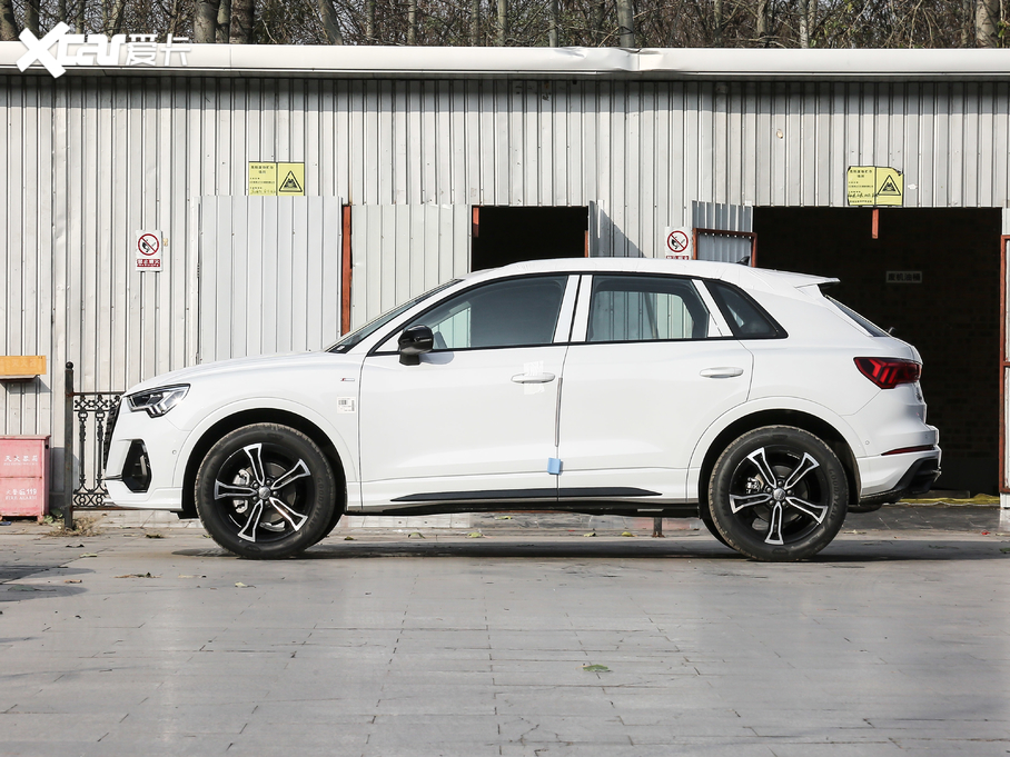 2021WQ3 45 TFSI quattro rЄӸ