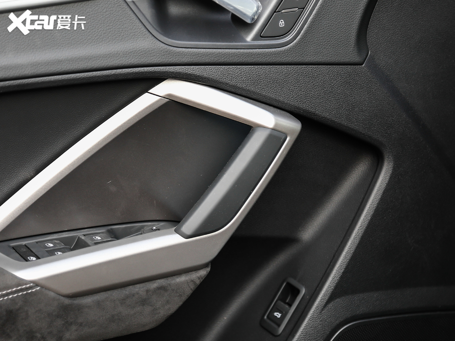 2021?yun)WQ3 45 TFSI quattro r(sh)Є(dng)