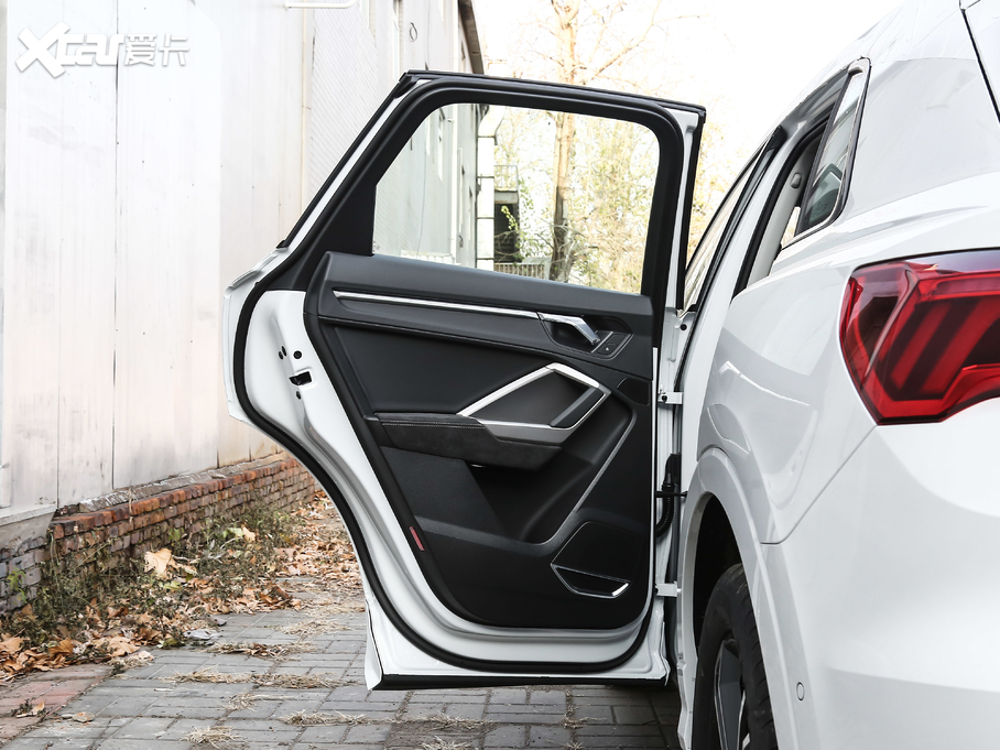 2021WQ3 45 TFSI quattro rЄӸ