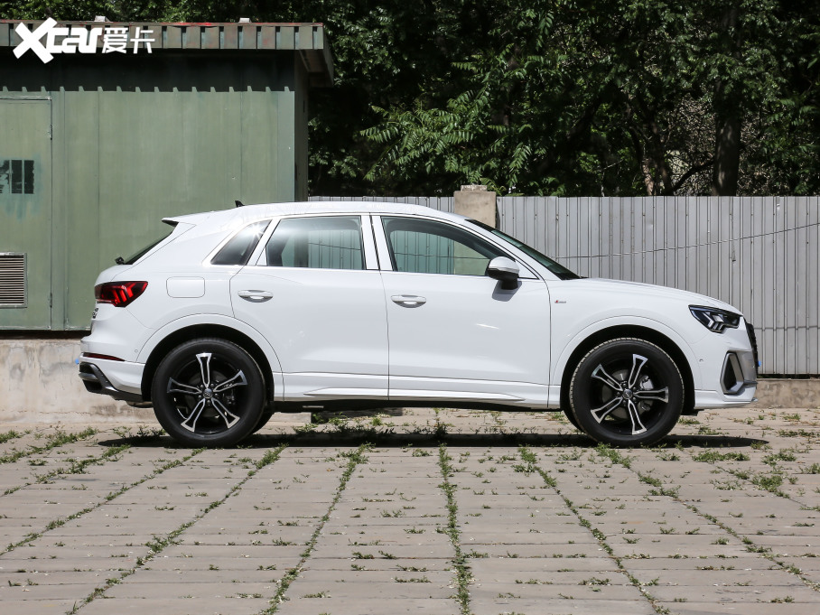 2021WQ3 45 TFSI quattro AӸ