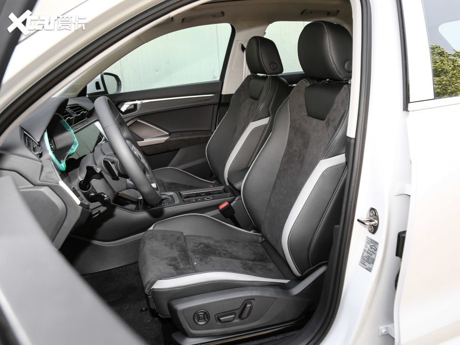 2021WQ3 45 TFSI quattro AӸ