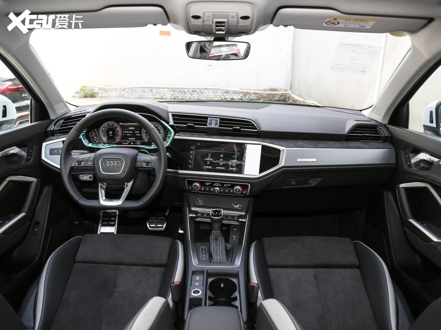 2021��W��Q3 45 TFSI quattro ���A�Ӹ���