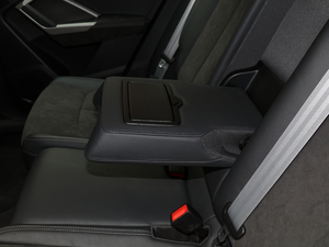 202135 TFSI r(sh)Є(dng) 