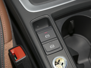 2021款40 TFSI 时尚致雅型 驻车制动器
