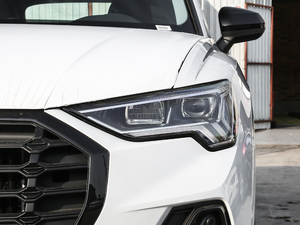 2021款45 TFSI quattro 时尚动感型 大灯