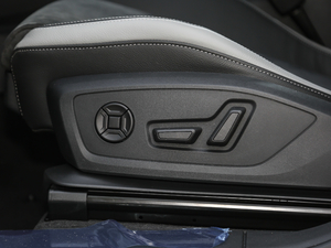 202145 TFSI quattro rЄӸ {{