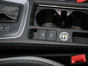 2021款45 TFSI quattro 时尚动感型 驻车制动器