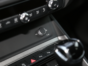 202145 TFSI quattro rЄӸ п؅^